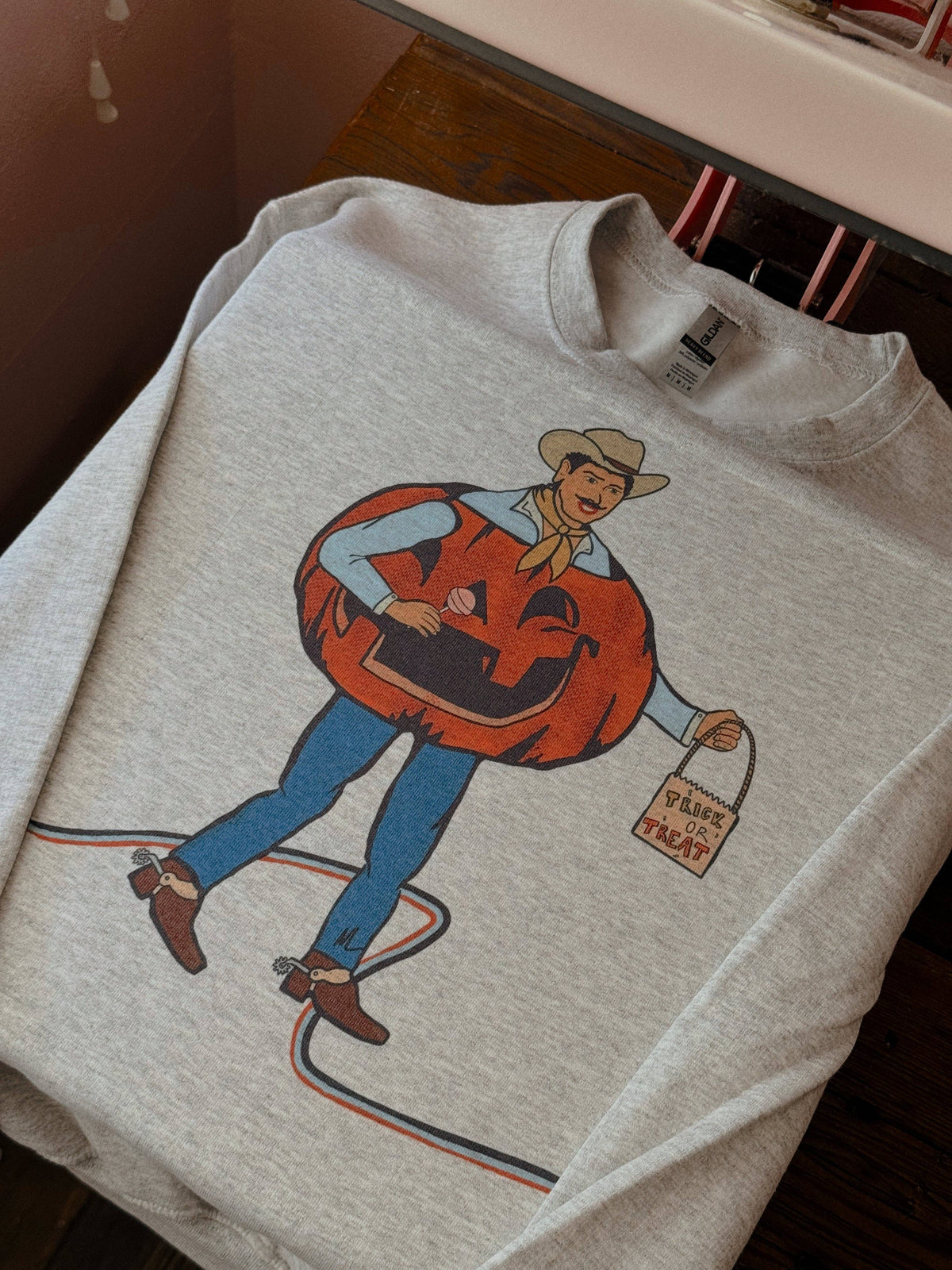 COSTUME COWBOY: Ash Grey / Small / Graphic tee