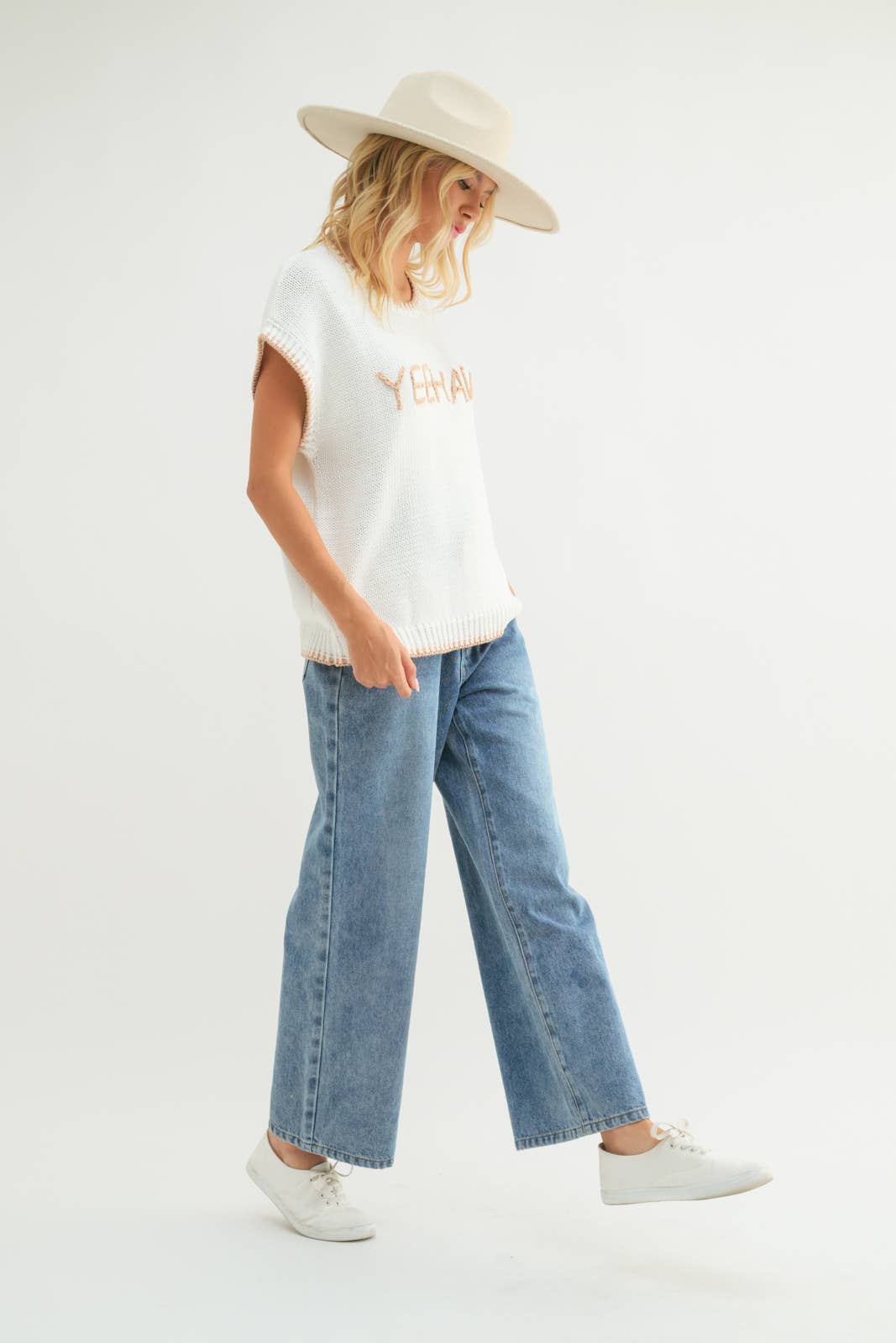 'YEEHAW' HAND LETTERED CONTRAST SWEATER